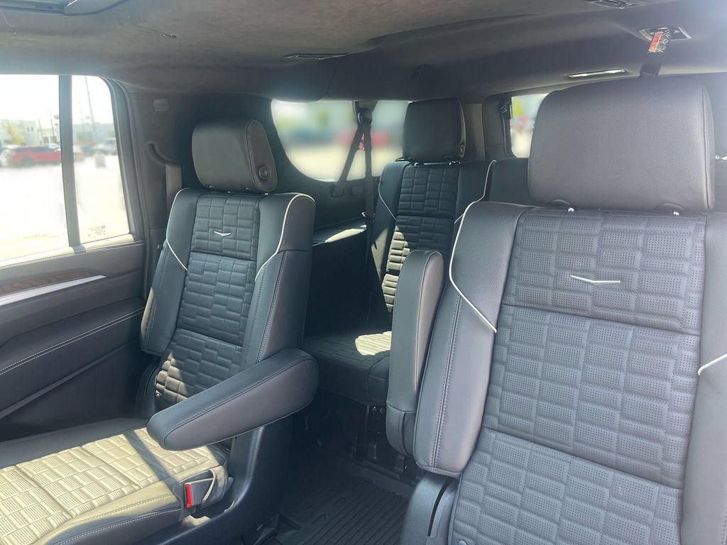New 2026 Cadillac Escalade ESV Platinum Sport w/ LPO, ONYX Package AWD/4WD image 28