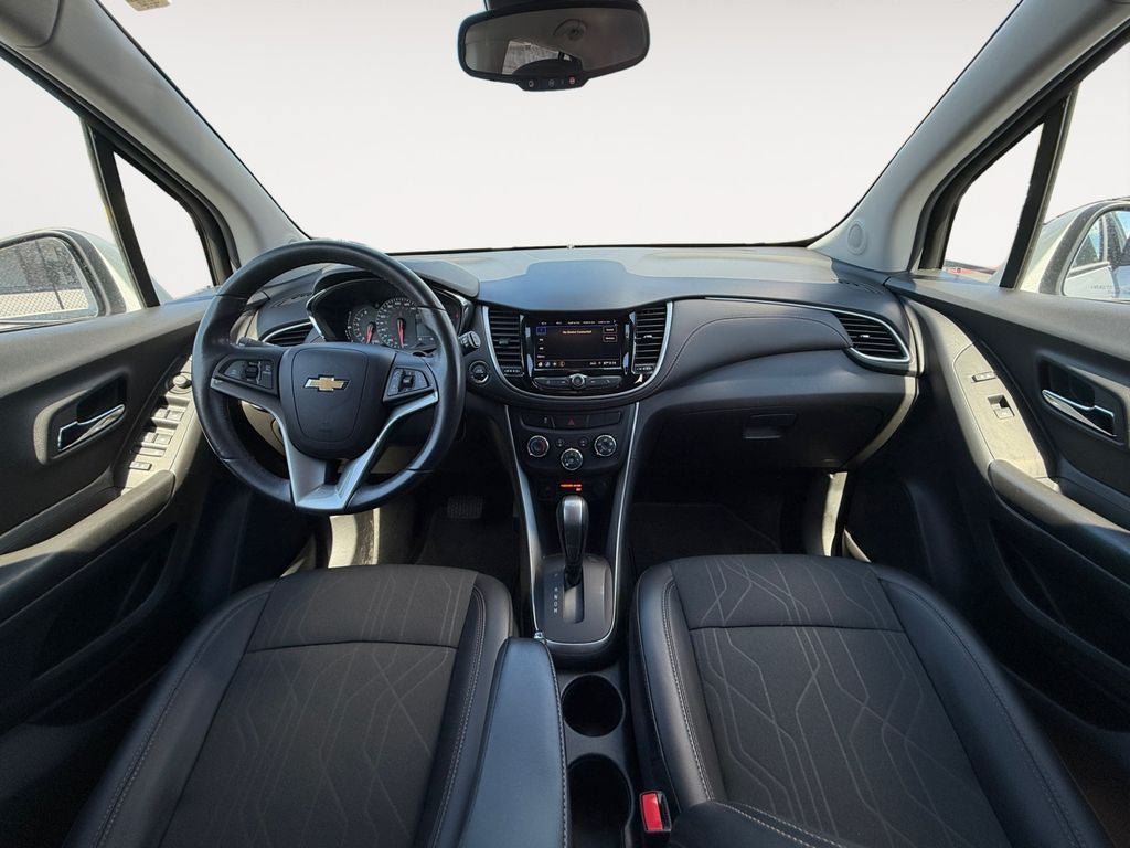 Used 2022 Chevrolet Trax LT w/ LT Convenience Package AWD/4WD image 11
