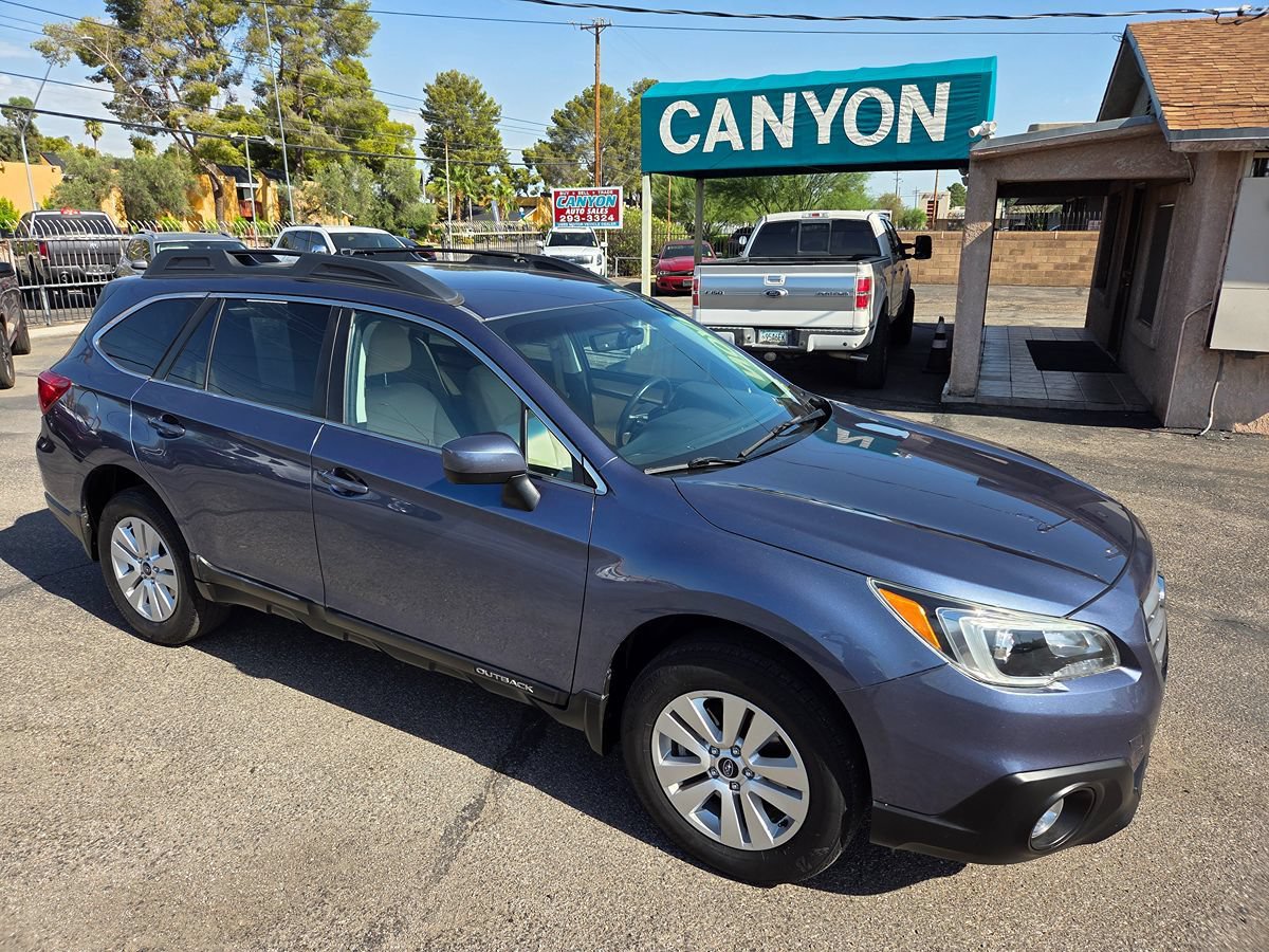 Used 2017 Subaru Outback 2.5i Premium w/ Popular Package #2 AWD/4WD image 2