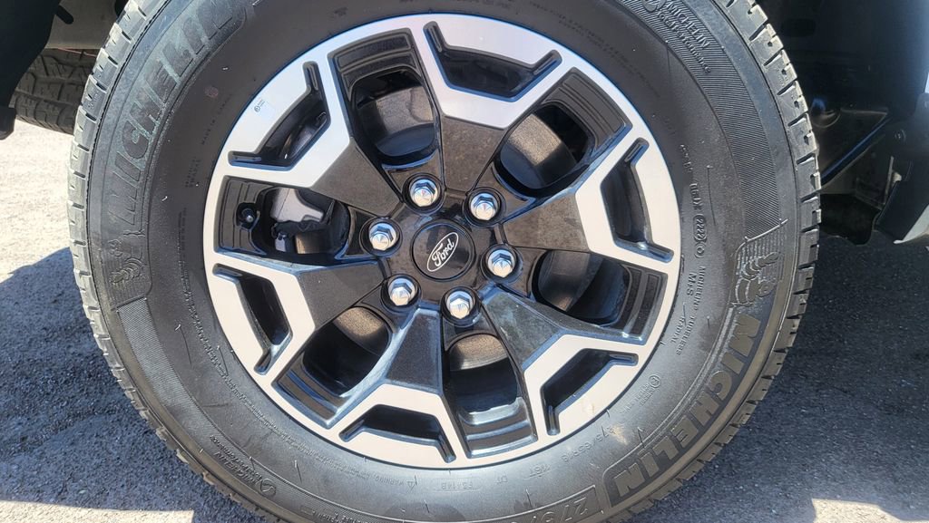 Used 2022 Ford F150 Lightning XLT AWD/4WD image 12