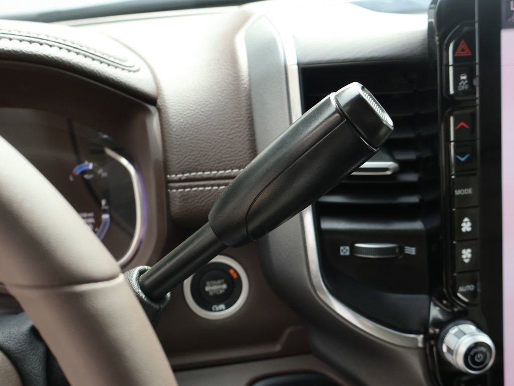 Used 2025 RAM 2500 Laramie AWD/4WD image 37