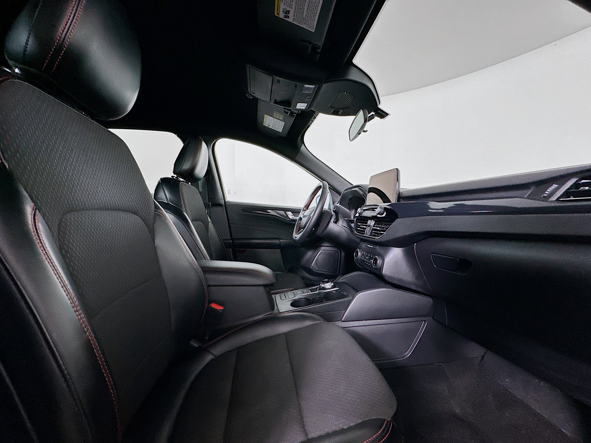 Used 2024 Ford Escape ST-Line image 31