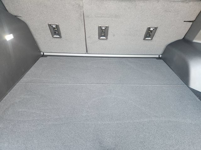 Used 2026 Chevrolet Equinox LT w/ Convenience Package II FWD image 32