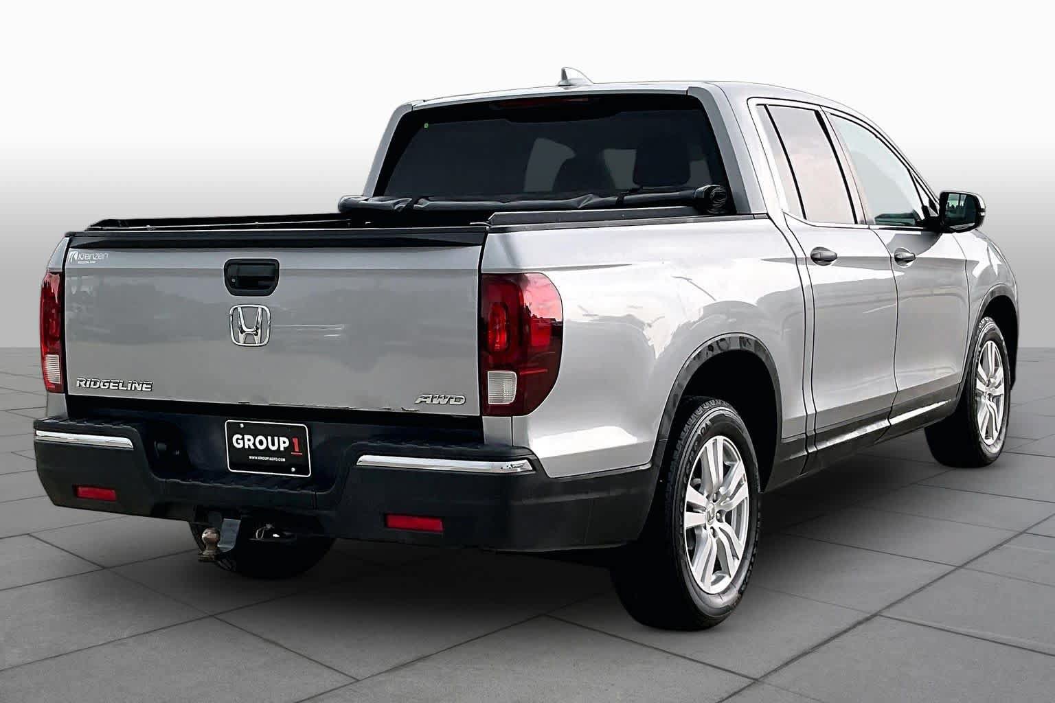 Used 2017 Honda Ridgeline RT image 12