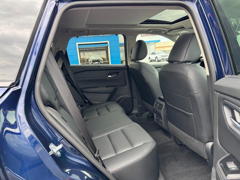 Used 2024 Nissan Rogue SL w/ SL Premium Package FWD image 10