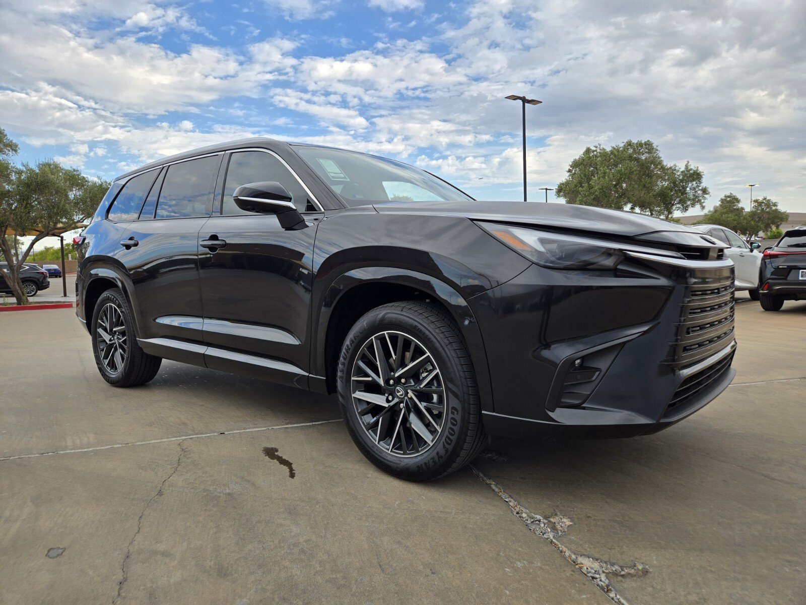 New 2026 Lexus TX 350 AWD image 2