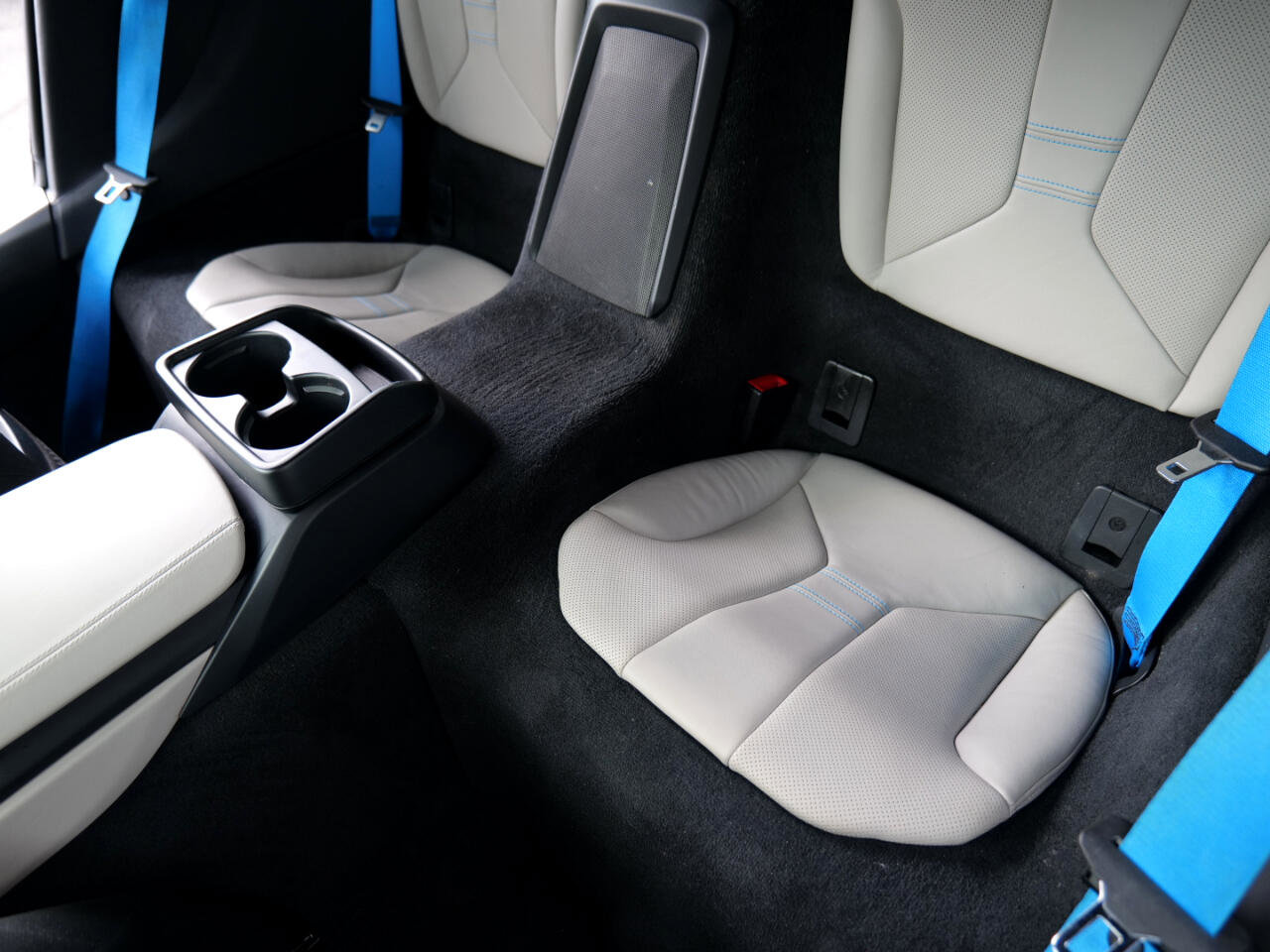 Used 2015 BMW i8 image 51