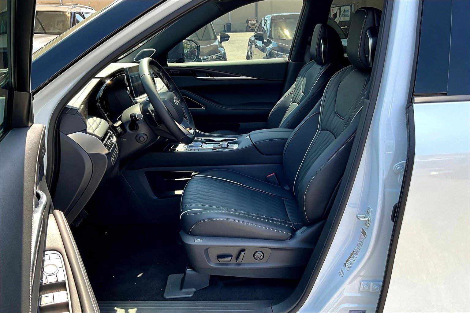 New 2026 INFINITI QX60 Autograph image 13