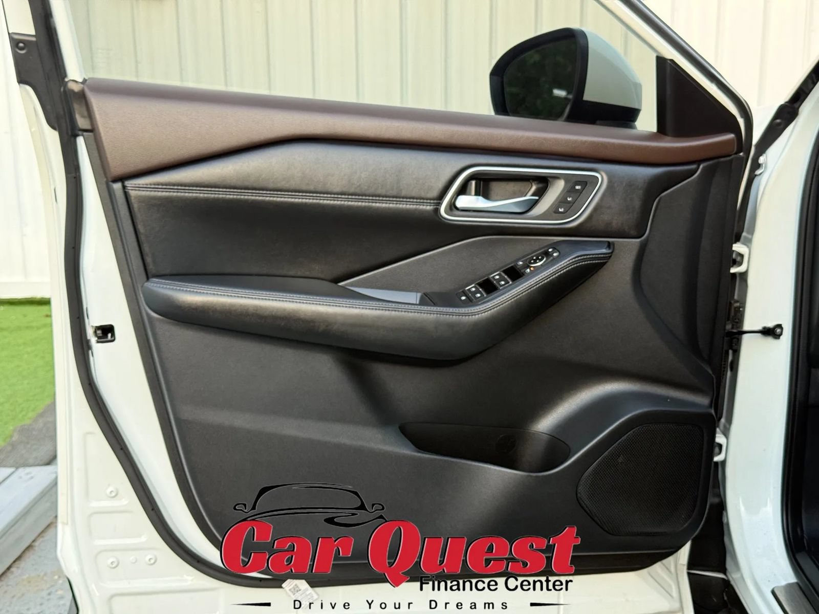 Used 2023 Nissan Rogue Platinum w/ Platinum Premium Package AWD/4WD image 11