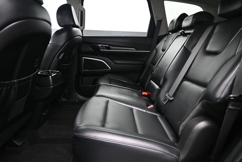 Used 2024 Kia Telluride LX AWD/4WD image 11