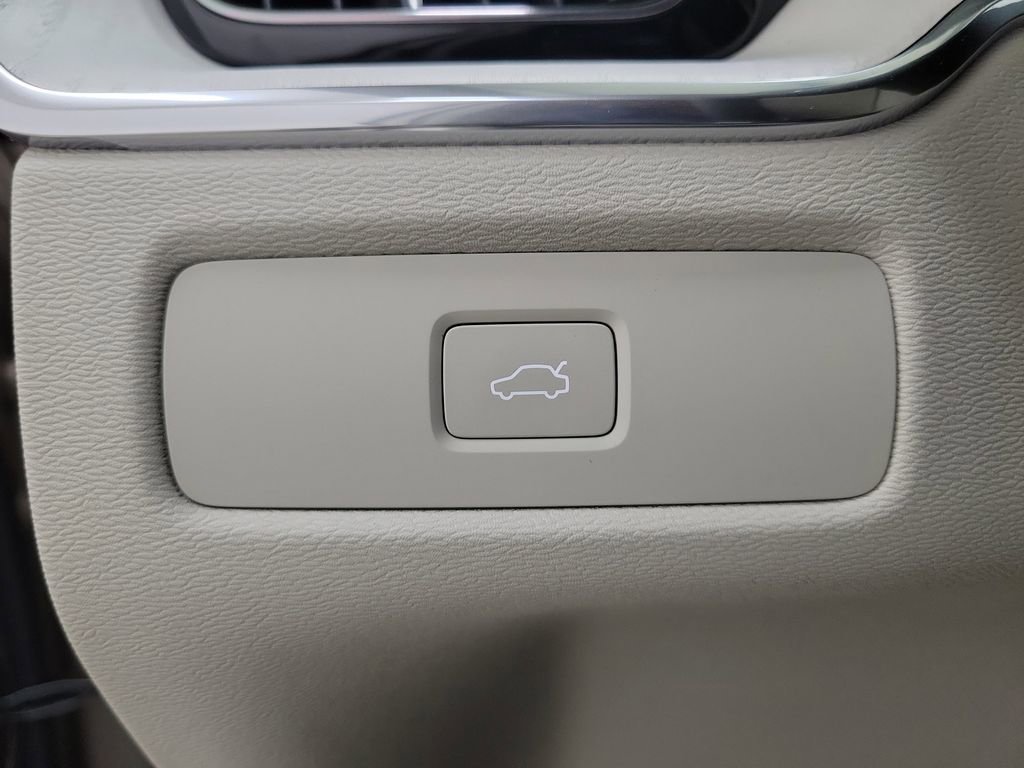 New 2026 Volvo XC60 B5 Ultra w/ Protection Package Premier AWD/4WD image 33