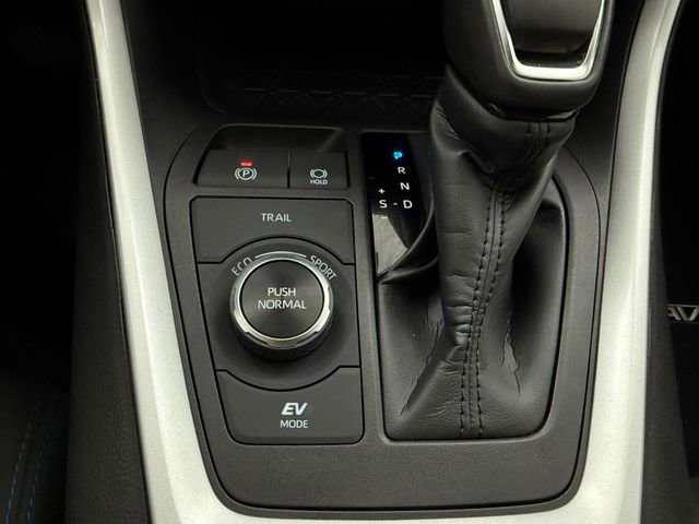 Used 2024 Toyota RAV4 SE w/ Convenience Package image 21