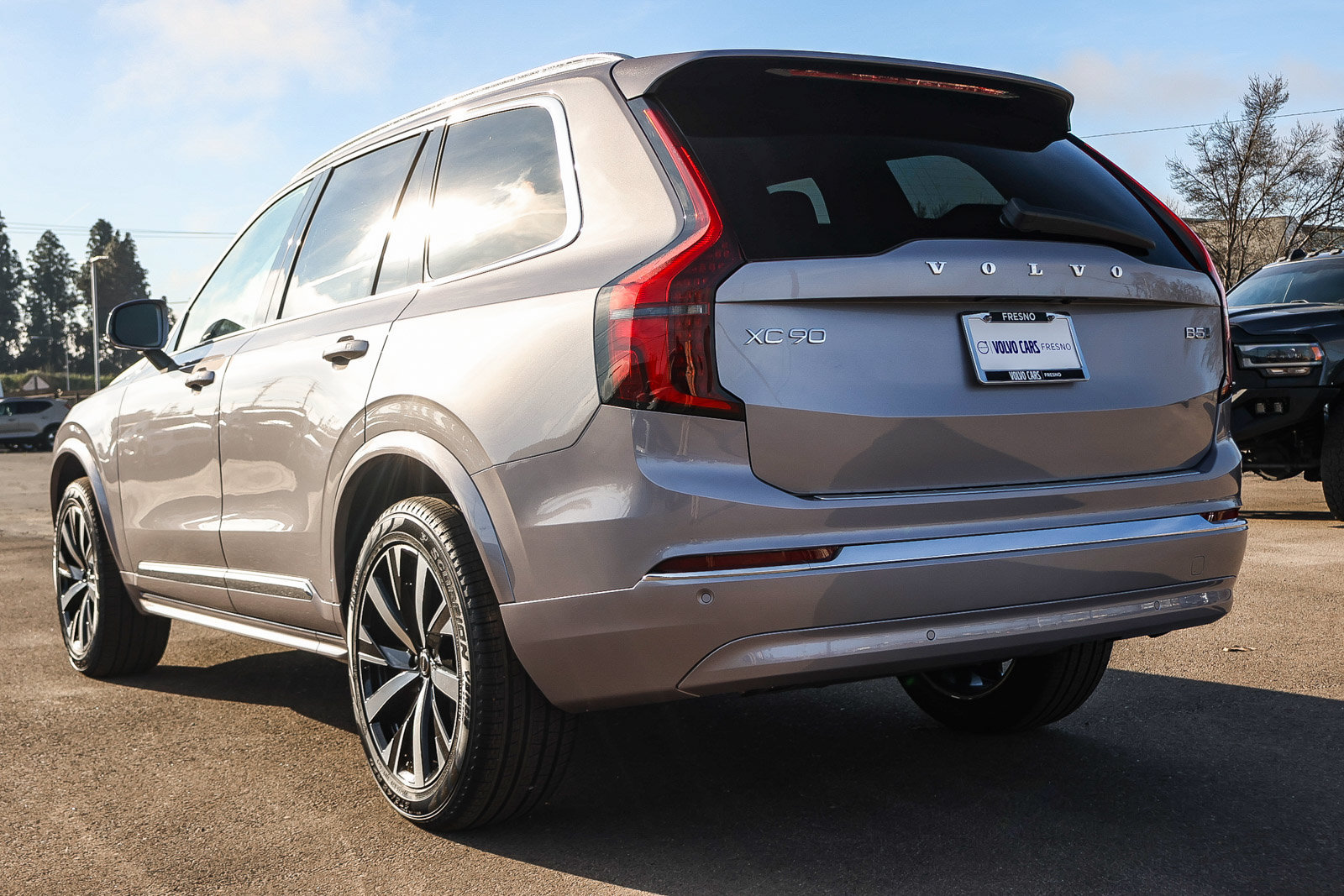Used 2026 Volvo XC90 B5 Core w/ Protection Package Premier AWD/4WD image 7