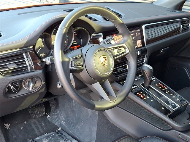 Used 2025 Porsche Macan image 4