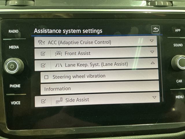 Used 2022 Volkswagen Tiguan SE R-Line image 66