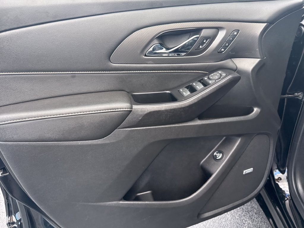 Used 2023 Chevrolet Traverse Premier AWD/4WD image 12