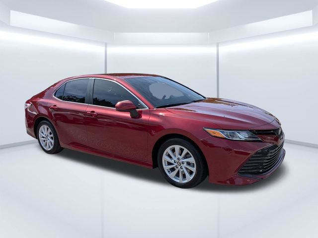 Used 2019 Toyota Camry LE FWD image 2