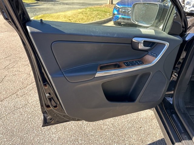 Used 2017 Volvo XC60 T5 Inscription w/ Advanced Package image 13