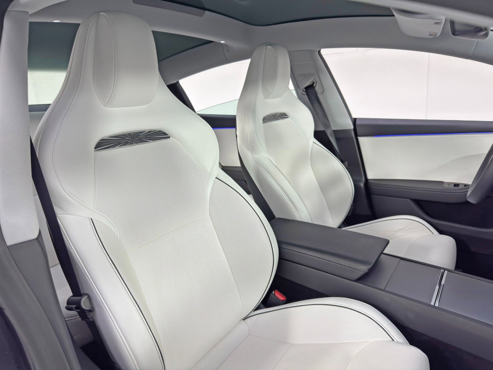 Used 2024 Tesla Model 3 Performance image 40