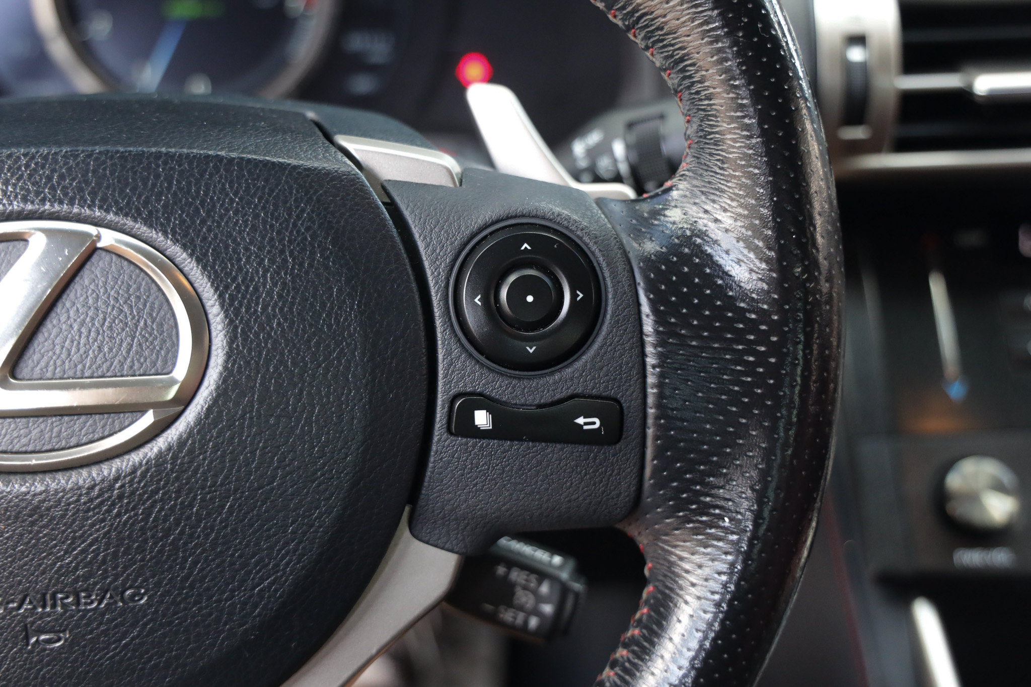 Used 2016 Lexus IS 200t w/ F Sport Package RWD image 32