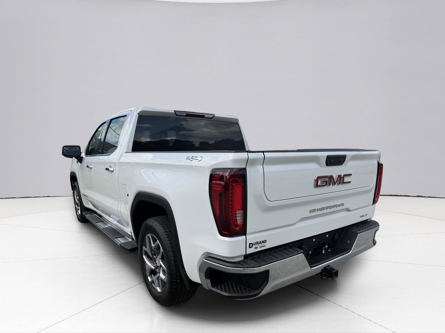 Used 2023 GMC Sierra 1500 SLT w/ SLT Premium Package AWD/4WD image 7