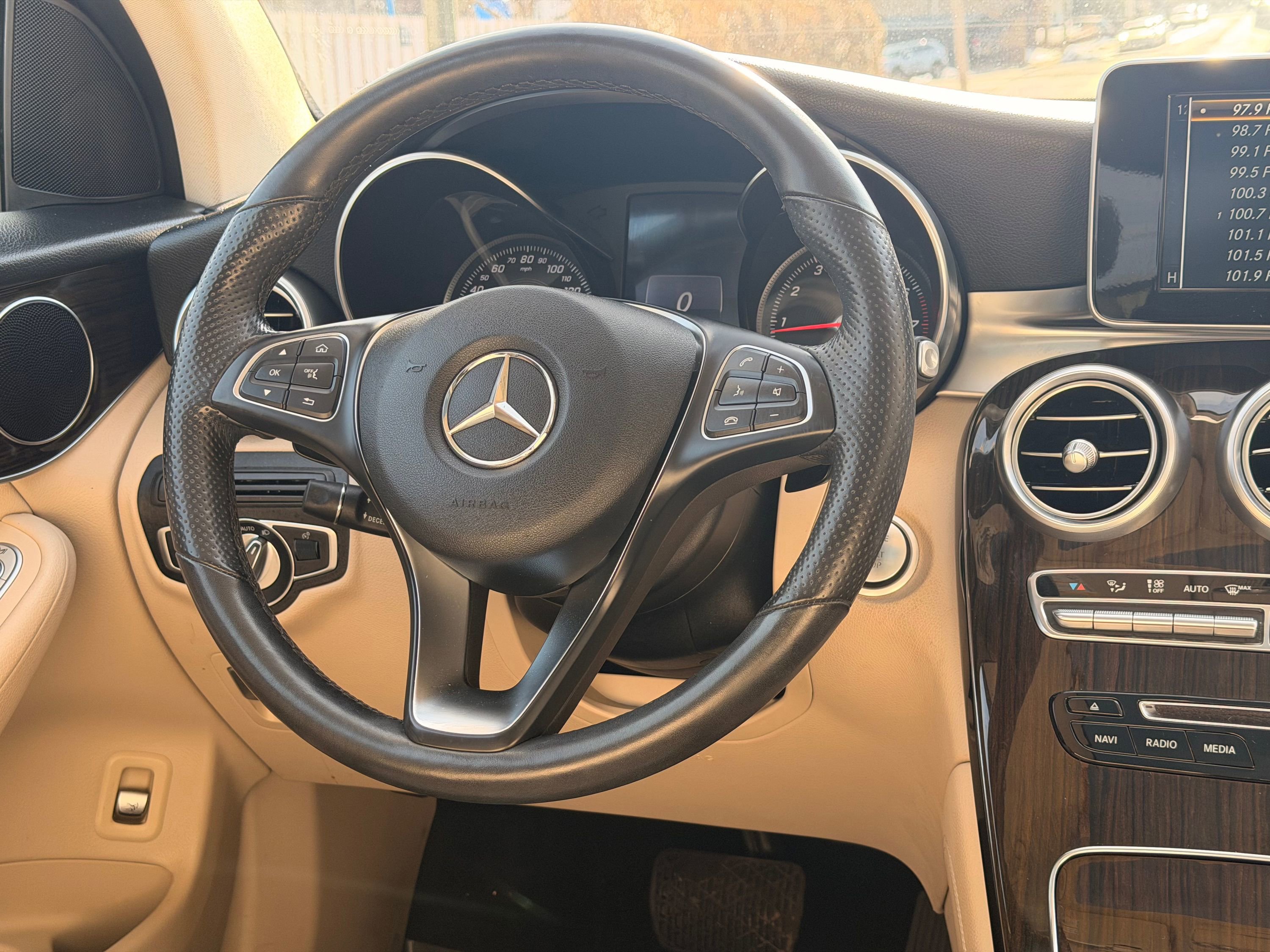 Used 2019 Mercedes-Benz GLC 300 4MATIC image 36
