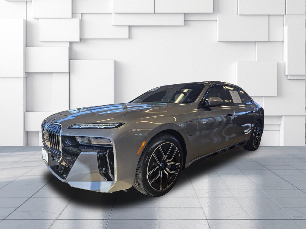 Certified 2024 BMW 750e xDrive w/ Executive Package AWD/4WD image 2