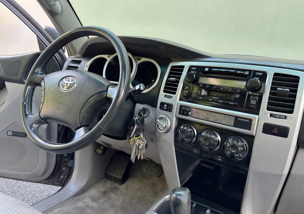 Used 2003 Toyota 4Runner SR5 AWD/4WD image 30
