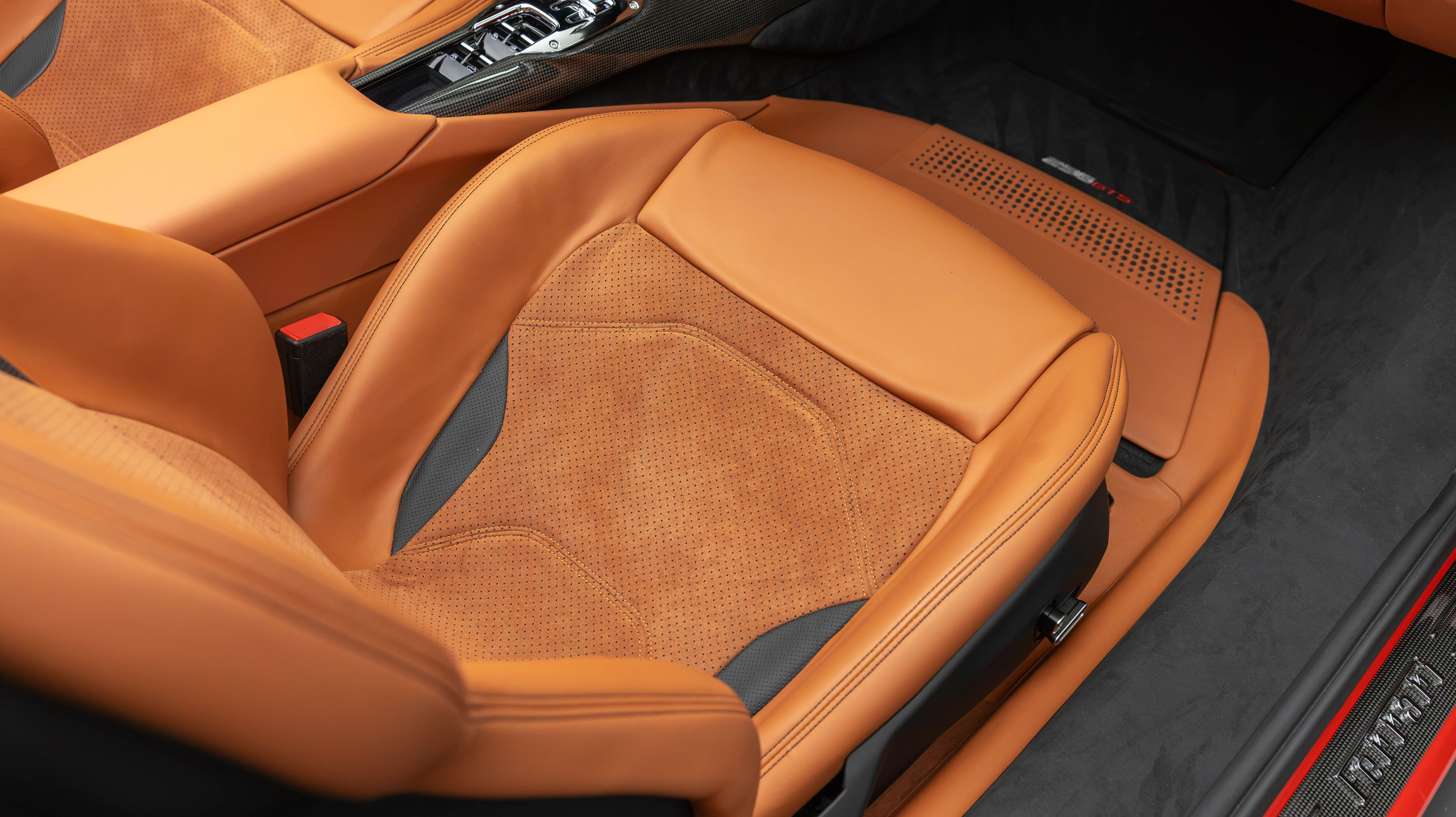 Certified 2025 Ferrari 296 GTS RWD image 38