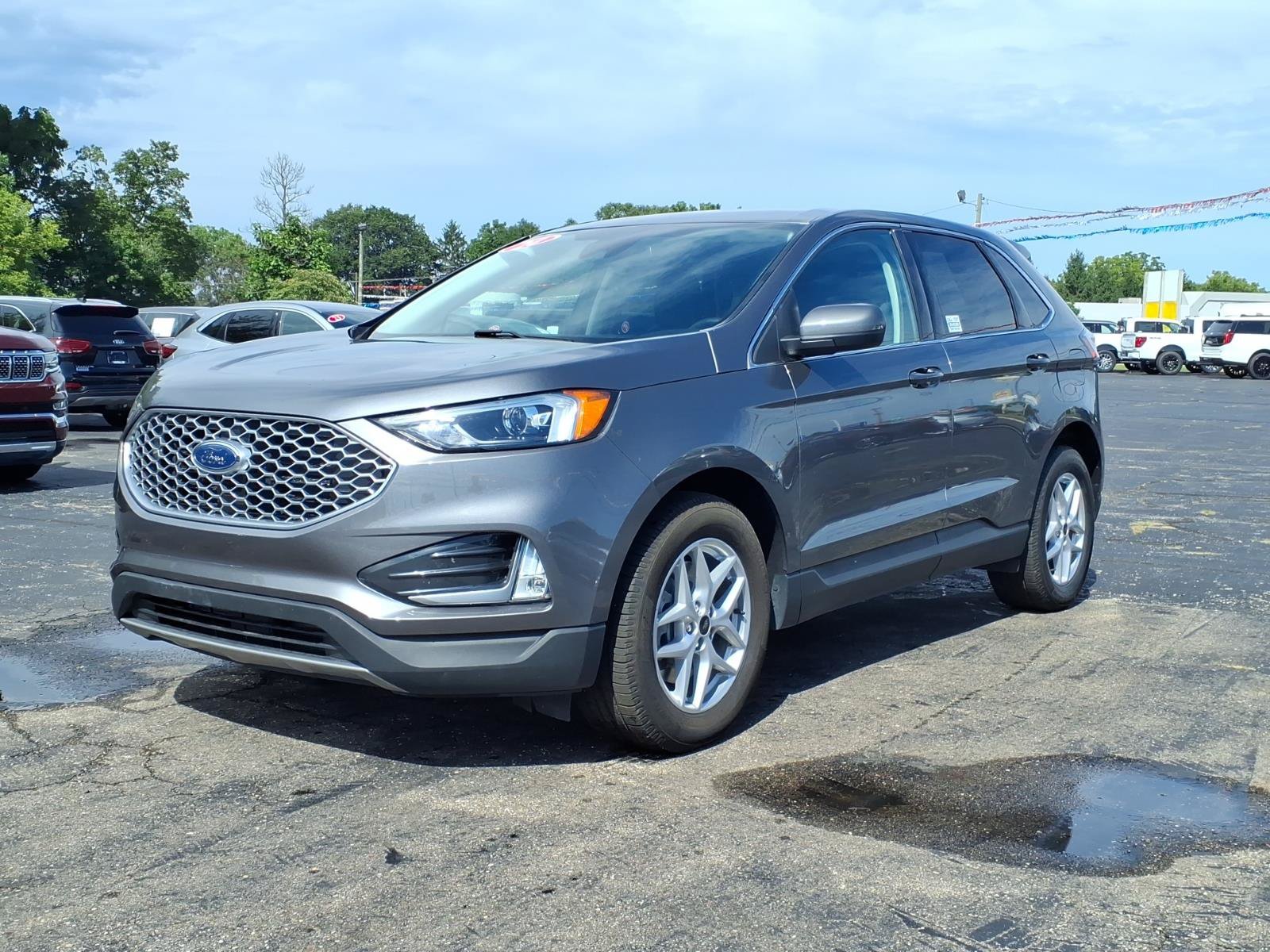 Certified 2024 Ford Edge SEL w/ Convenience Package AWD/4WD image 5