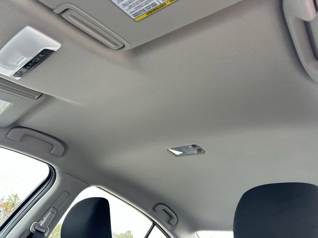 Used 2025 Nissan Versa SV w/ Trunk Package image 27