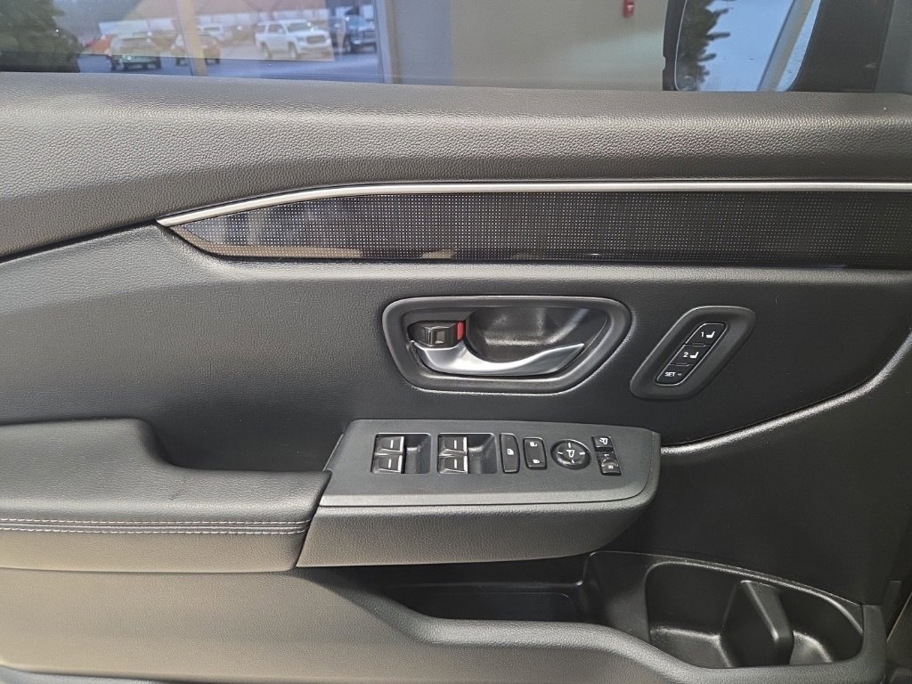Used 2023 Honda Pilot Elite image 11