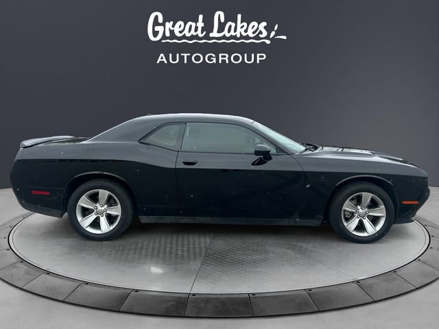 Used 2022 Dodge Challenger SXT image 6