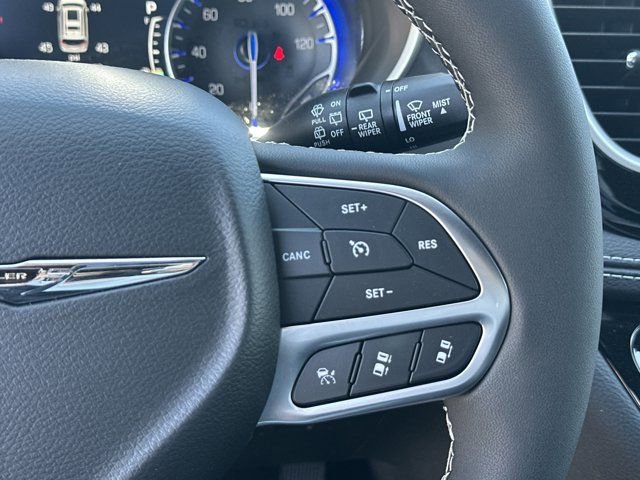 New 2026 Chrysler Pacifica Select FWD image 24