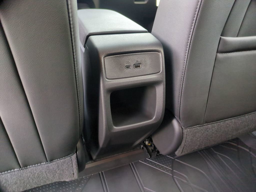 New 2026 Chevrolet Trax RS w/ Sunroof Package FWD image 34