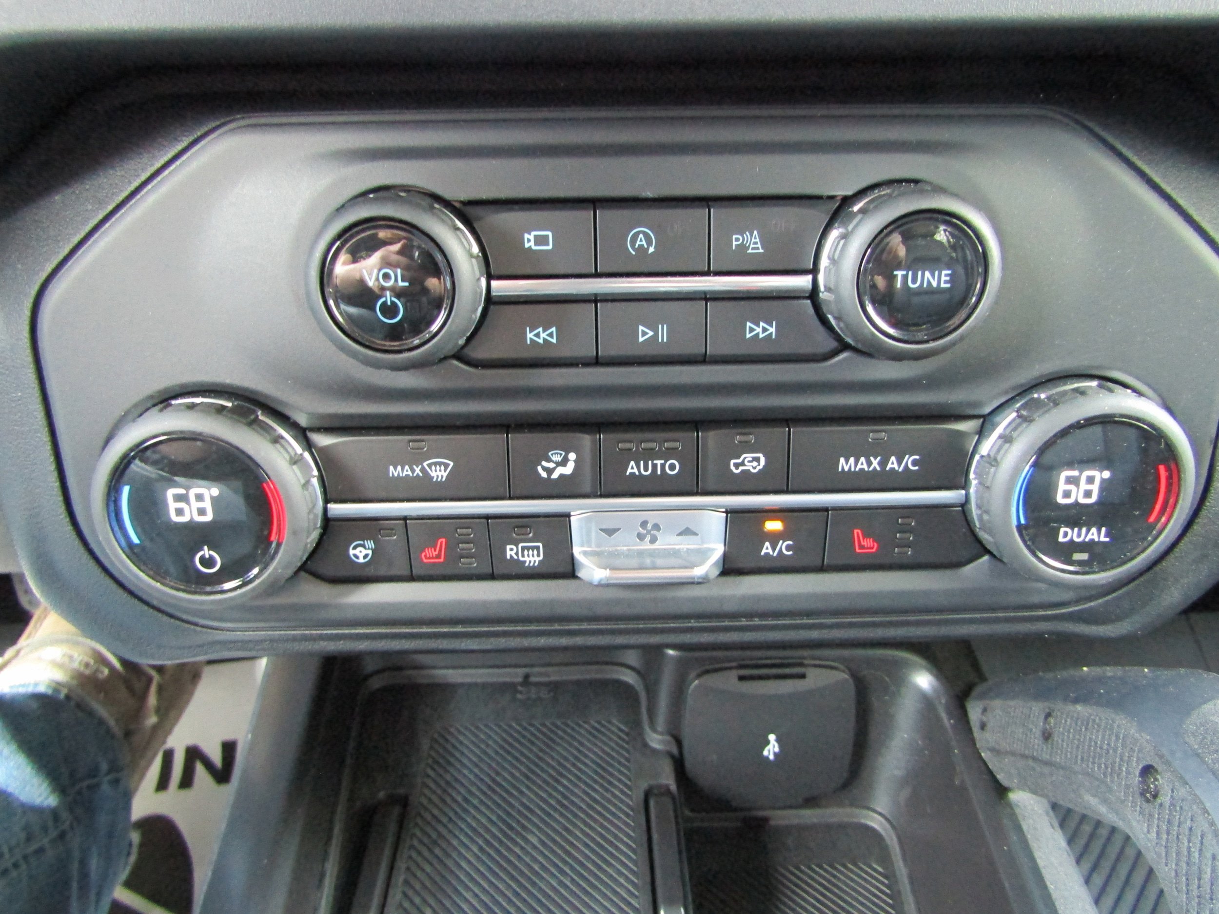 Used 2025 Ford Bronco Outer Banks w/ Sasquatch Package AWD/4WD image 26