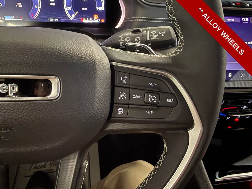 Used 2024 Jeep Grand Cherokee Altitude AWD/4WD image 19