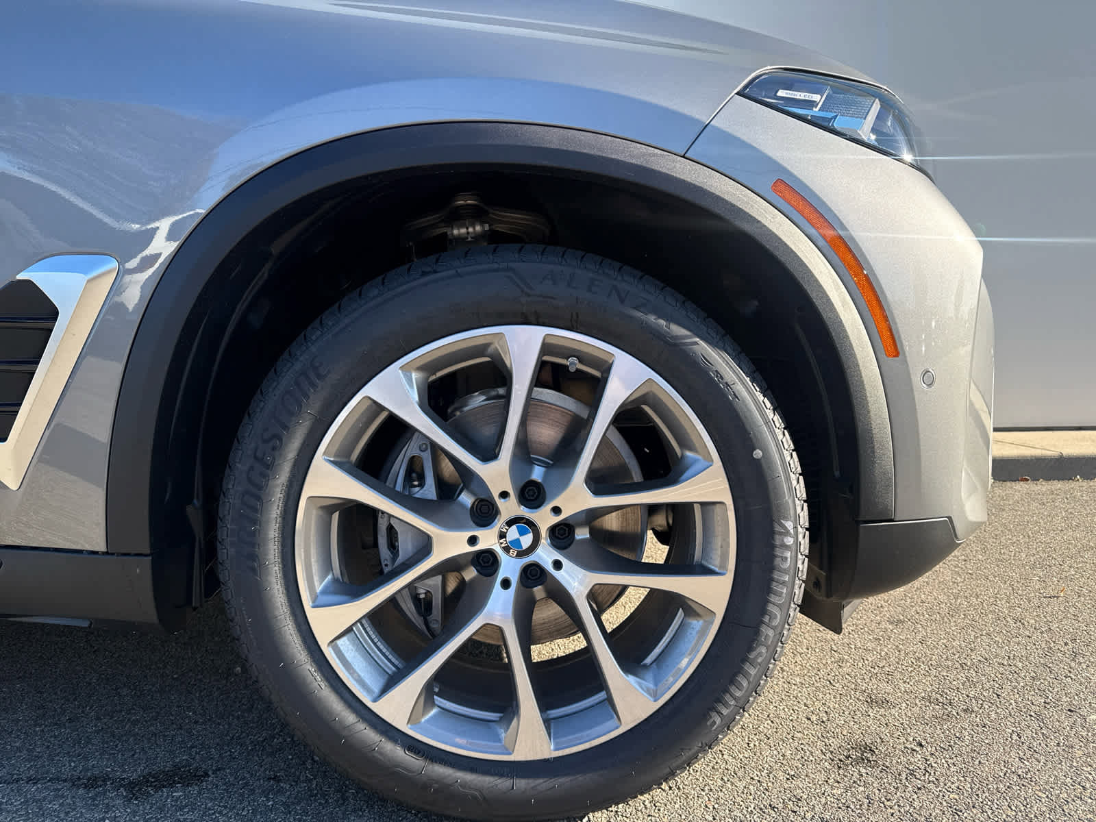 New 2026 BMW X5 xDrive40i image 3