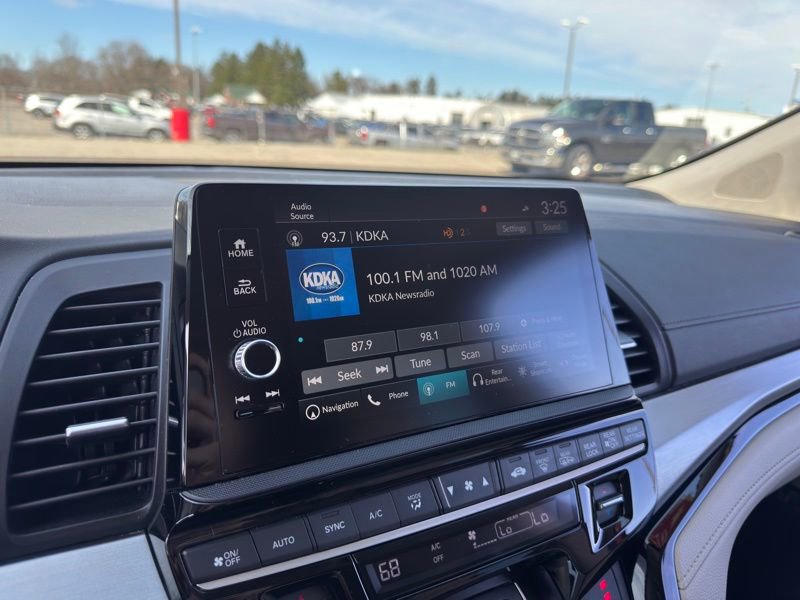 Used 2025 Honda Odyssey Touring image 16