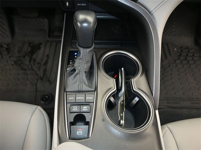 Used 2024 Toyota Camry SE image 8