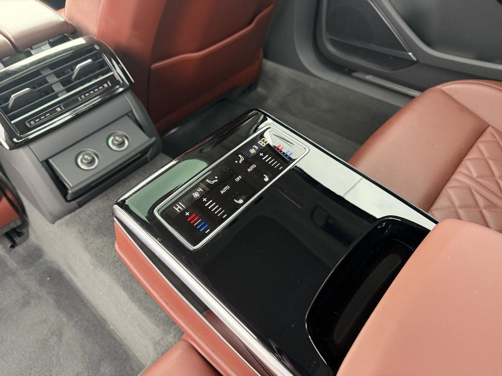 Used 2020 Audi S8 L w/ S8 Executive Package image 44