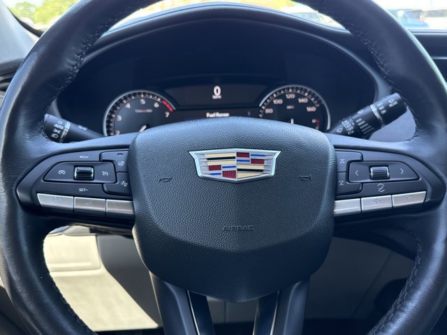 Used 2023 Cadillac XT4 Luxury w/ Cold Weather Package FWD image 21