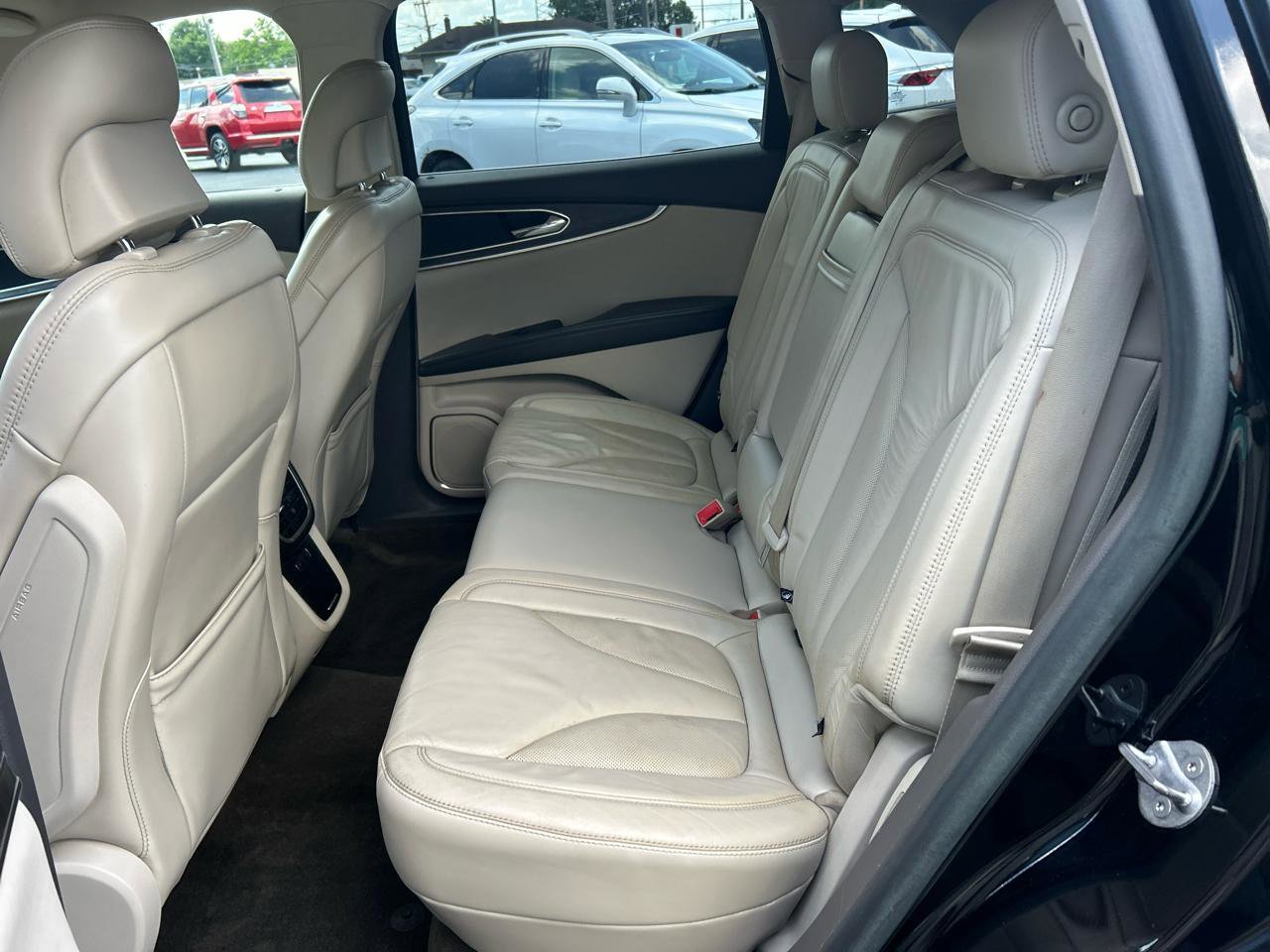 Used 2016 Lincoln MKX Select w/ Select Plus Package FWD image 11