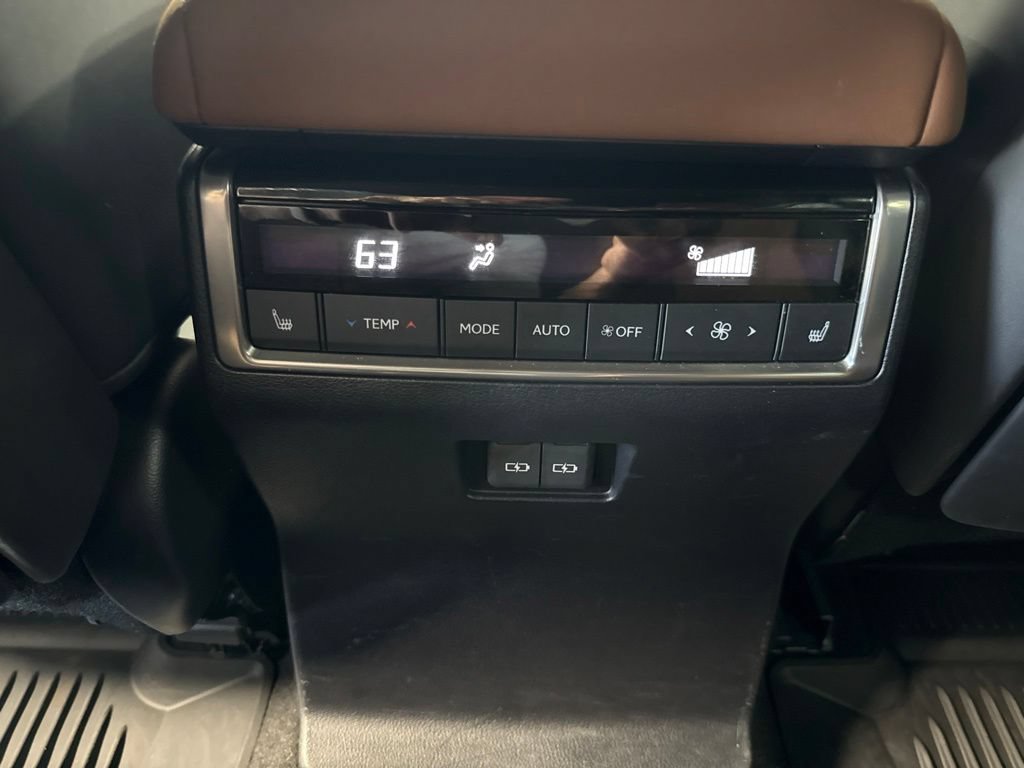 Used 2024 Lexus GX 550 w/ Accessory Package (Z1) AWD/4WD image 13