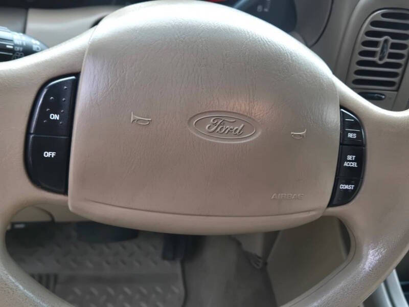 Used 1998 Ford Expedition XLT AWD/4WD image 21