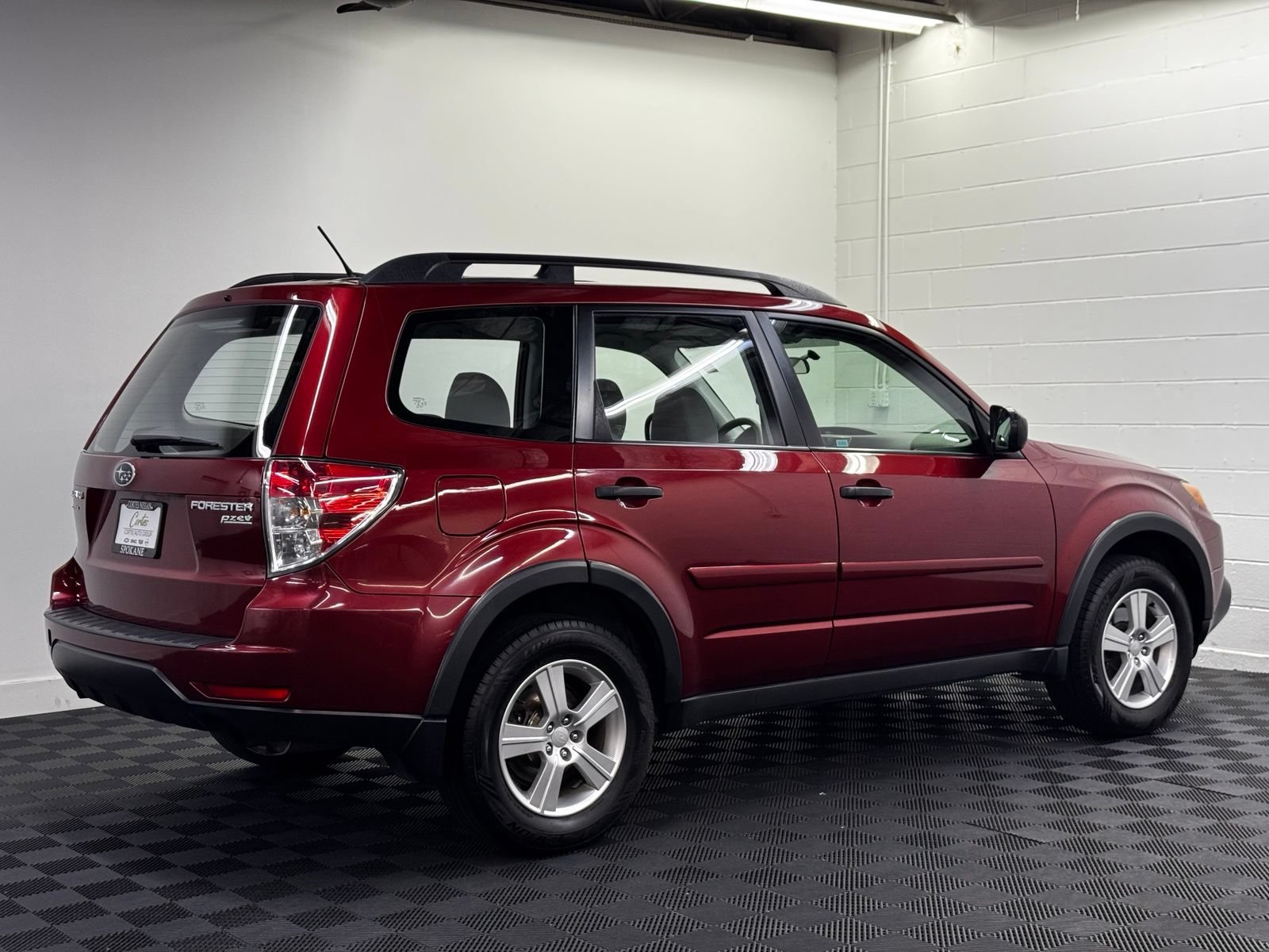 Used 2013 Subaru Forester 2.5X w/ Popular Pkg 3 AWD/4WD image 2