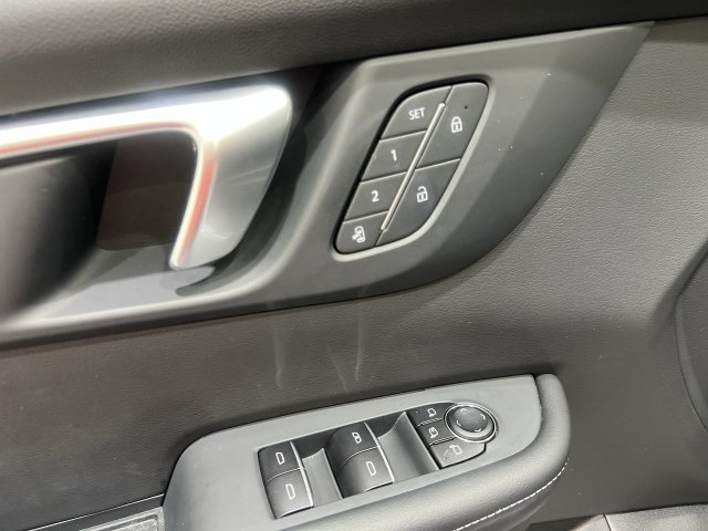 Certified 2025 Buick Enclave Sport Touring w/ Power Package FWD image 22