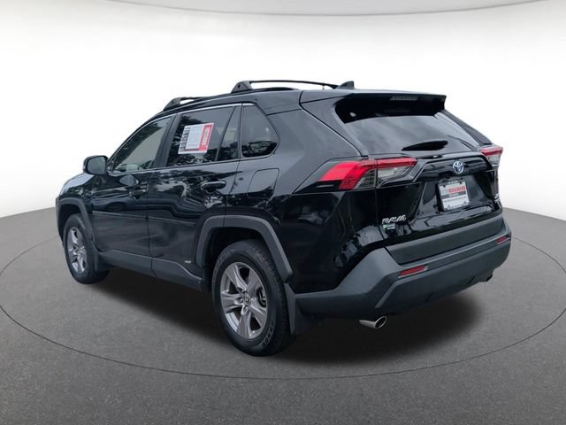 Used 2022 Toyota RAV4 XLE w/ Convenience Package AWD/4WD image 4