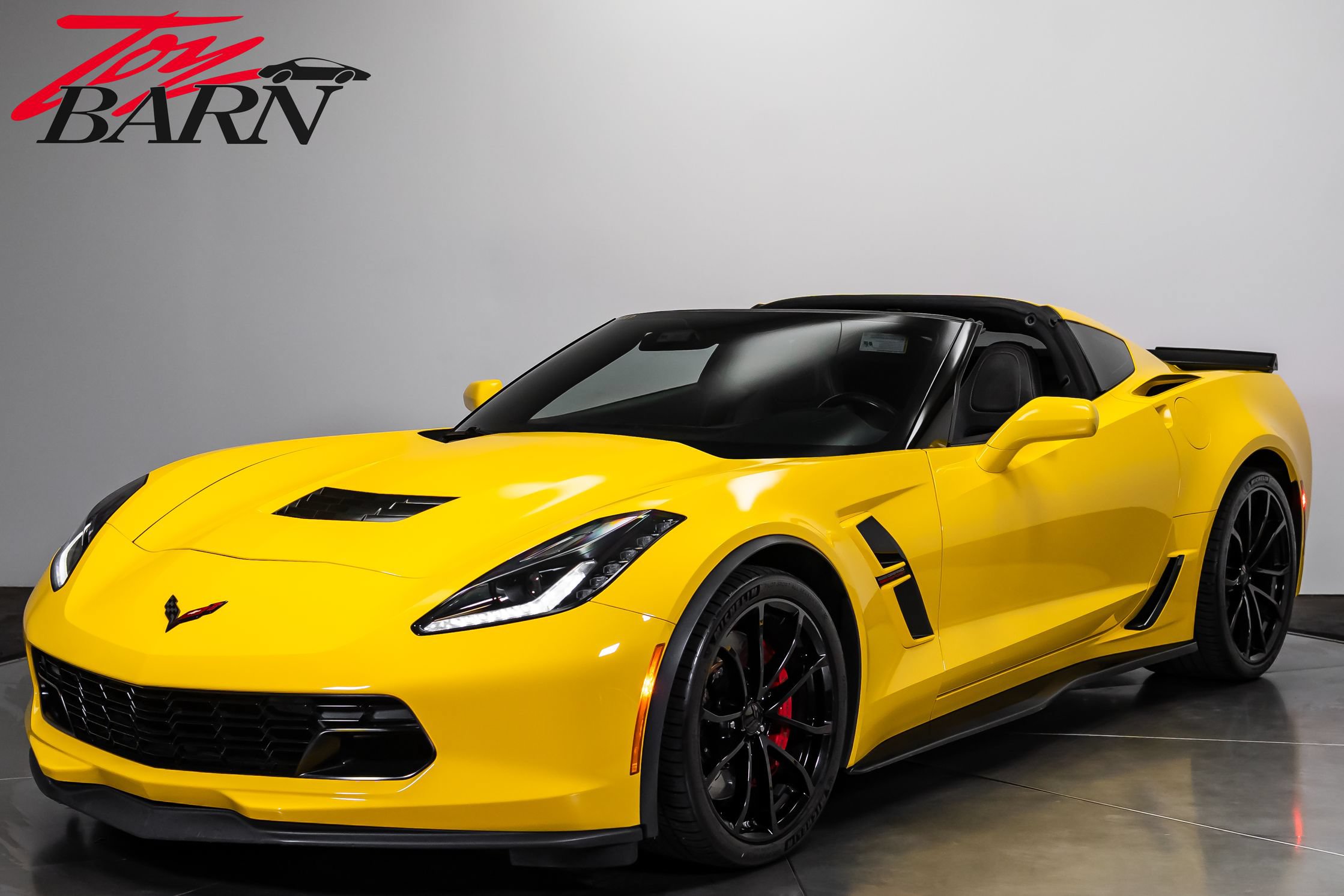 Used 2019 Chevrolet Corvette Grand Sport w/ Carbon Flash Badge Package RWD image 1