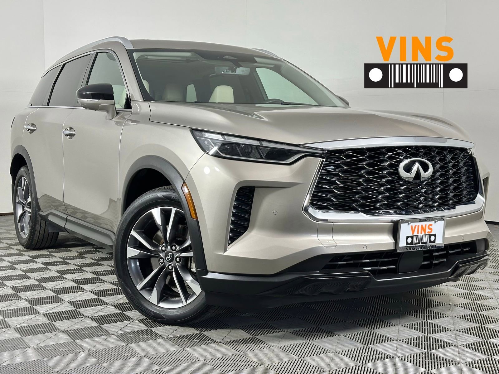 Used 2023 INFINITI QX60 Luxe w/ Cargo Package video 1